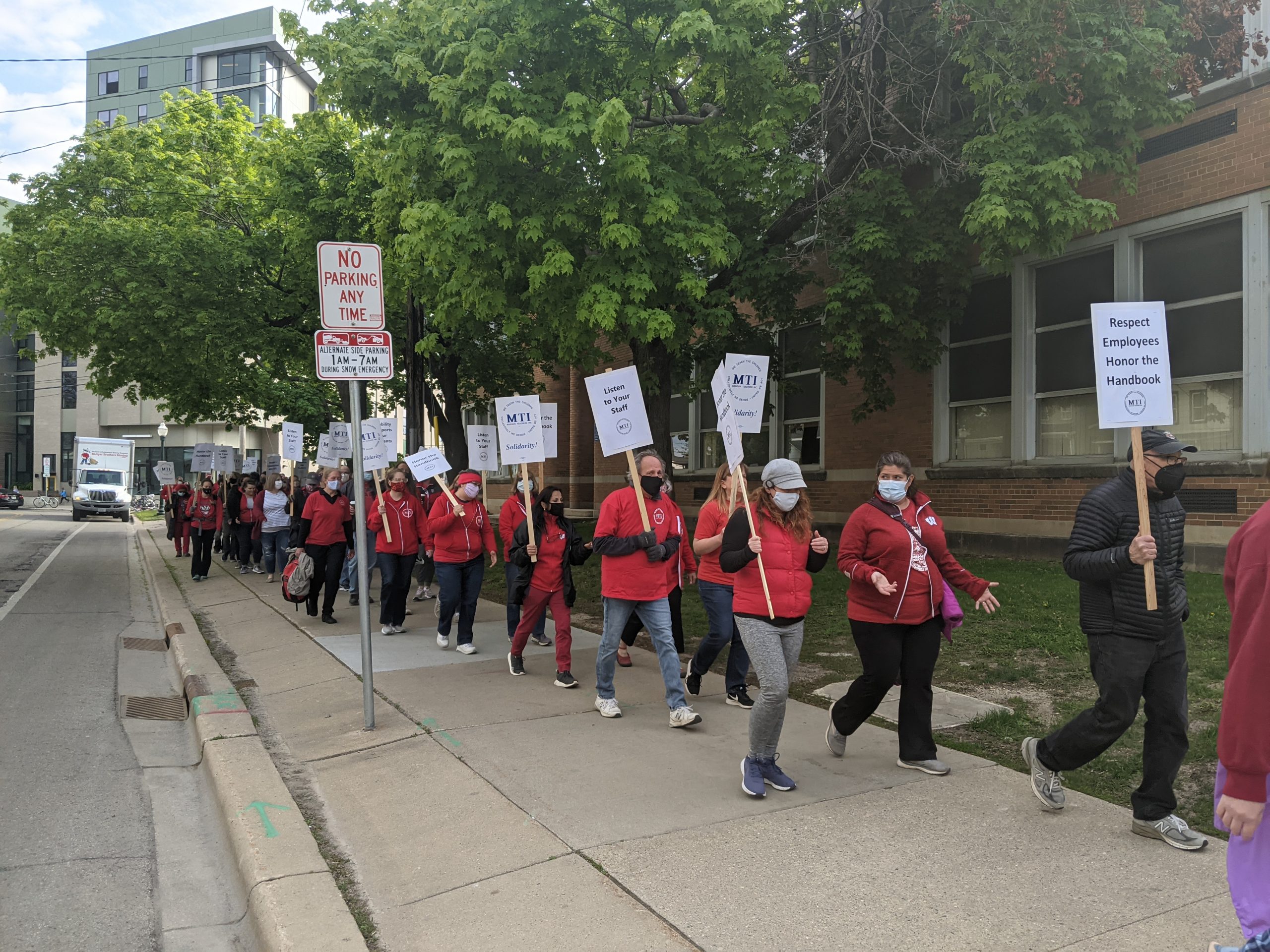 "It felt like a huge slap in the face:" Madison teachers protest contracts - Vimarsana News