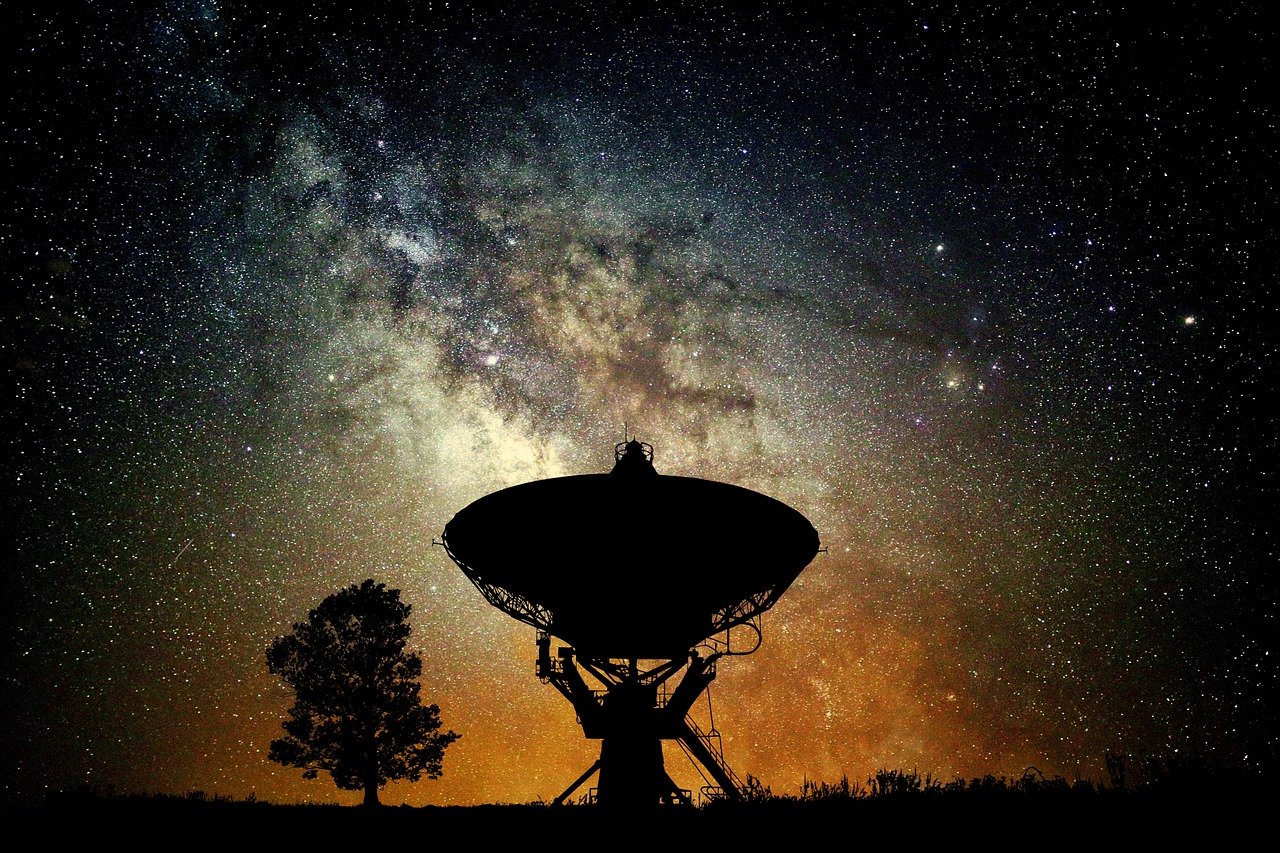 The universe in a box with dr andrew pontzen wort fm 89 9